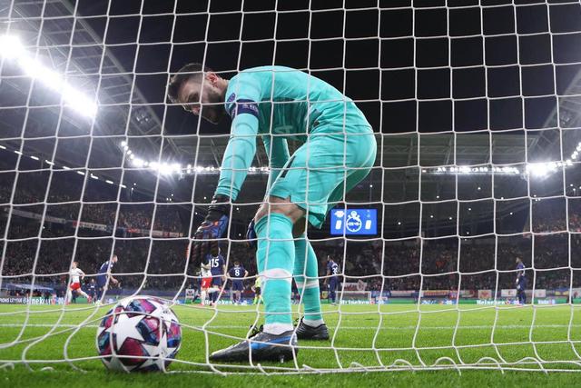 开元体育-转折点菲尼克斯太阳门线救险，NBA总决赛赛后攻防权衡，球迷炸锅，赛程密集仍需轮换的简单介绍